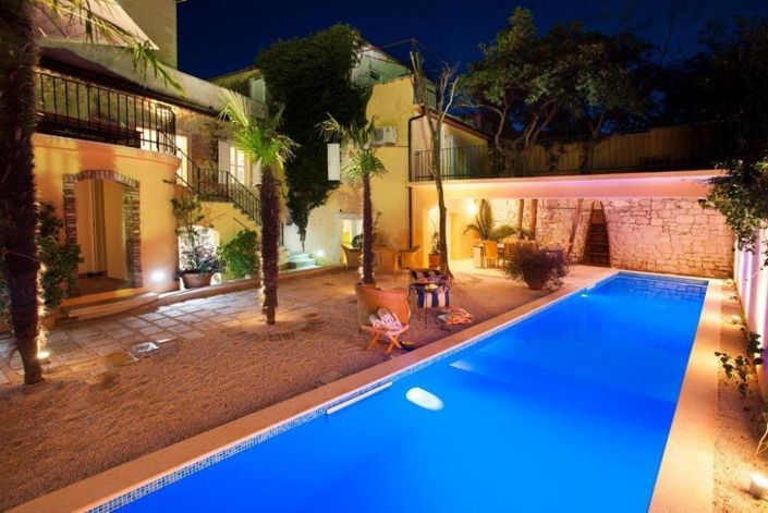 Image No.4-Propriété de 4 chambres à vendre à Jelsa