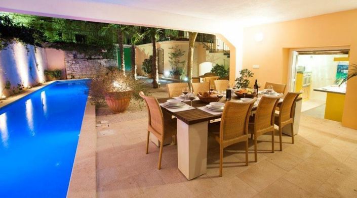 Image No.5-Propriété de 4 chambres à vendre à Jelsa