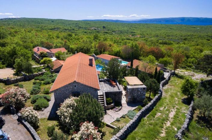 Image No.1-5 Bed Property for sale