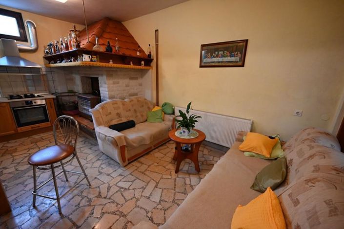 Image No.16-11 Bed Property for sale