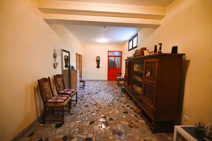 Image No.20-11 Bed Property for sale