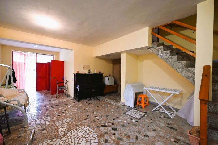 Image No.22-11 Bed Property for sale