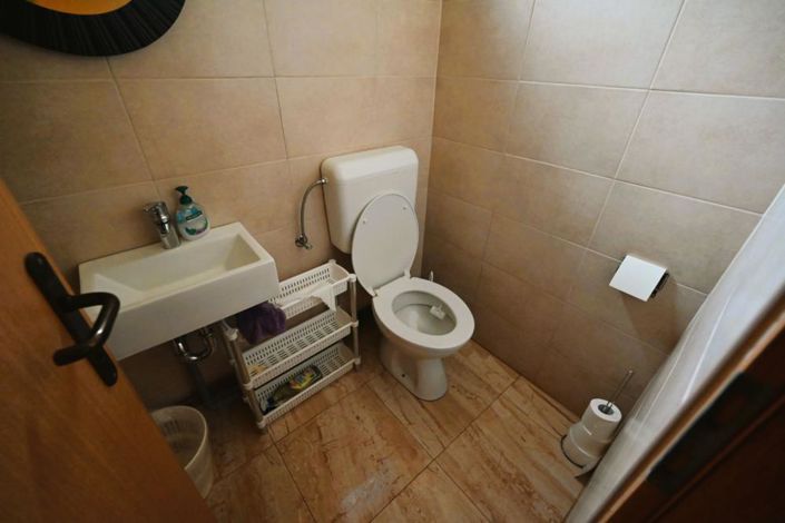 Image No.24-11 Bed Property for sale