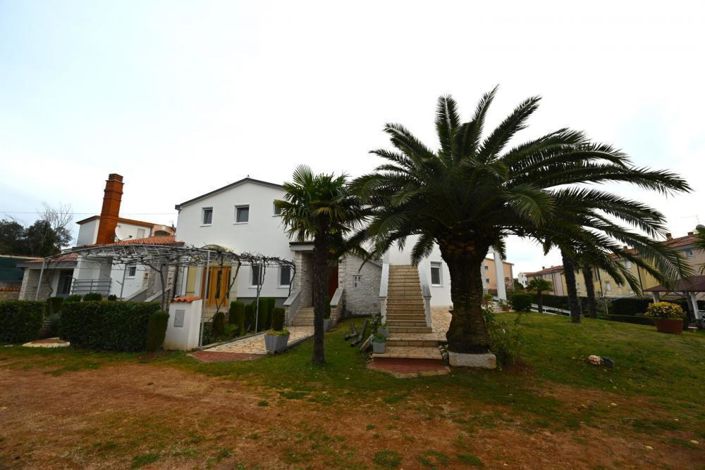 Image No.4-11 Bed Property for sale