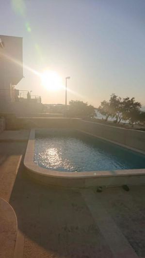 Image No.19-6 Bed Property for sale