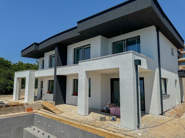 Image No.1-4 Bed Property for sale