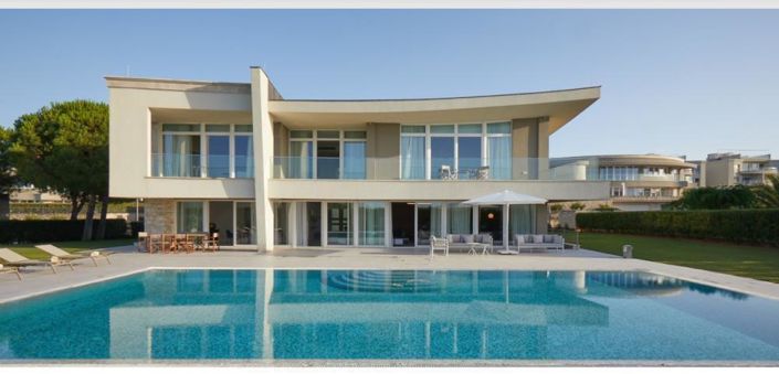 Image No.1-5 Bed Property for sale