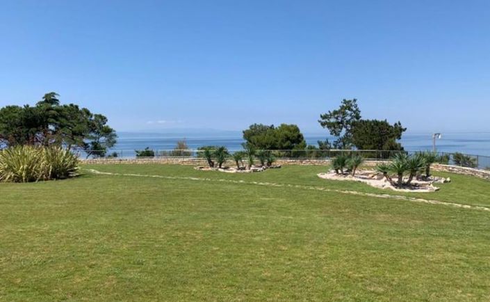 Image No.18-5 Bed Property for sale