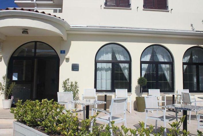 Image No.1-10 Bed Property for sale