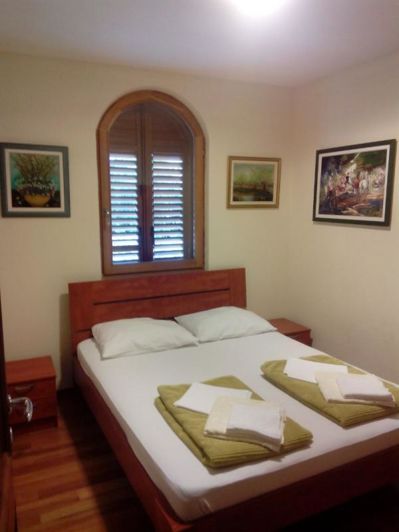 Image No.17-3 Bed Property for sale