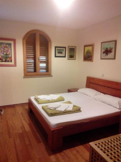 Image No.18-3 Bed Property for sale