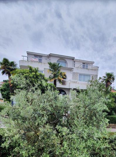 Image No.6-8 Bed Property for sale