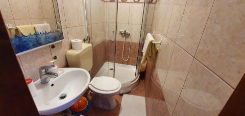 Image No.9-8 Bed Property for sale