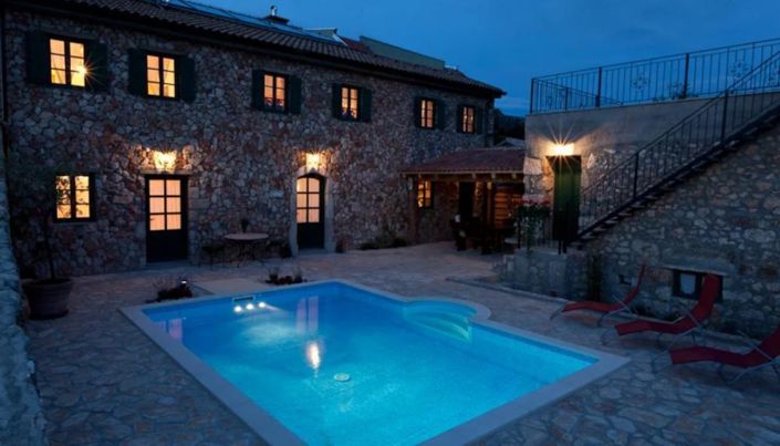 Image No.1-Propriété de 6 chambres à vendre à Croatie