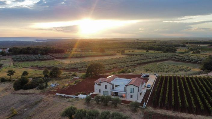 Image No.17-Propriété de 5 chambres à vendre à Kaštelir