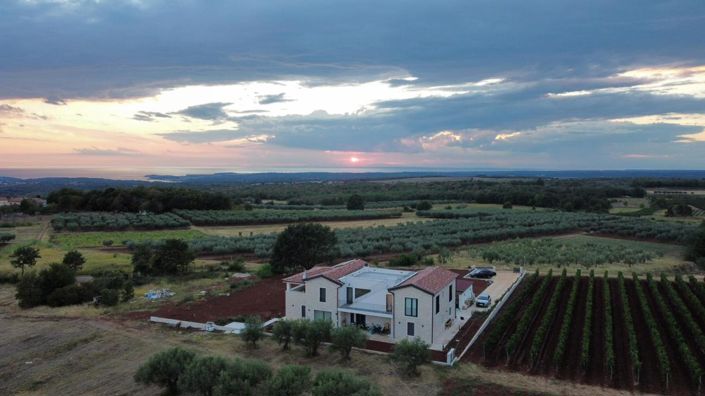 Image No.7-Propriété de 5 chambres à vendre à Kaštelir