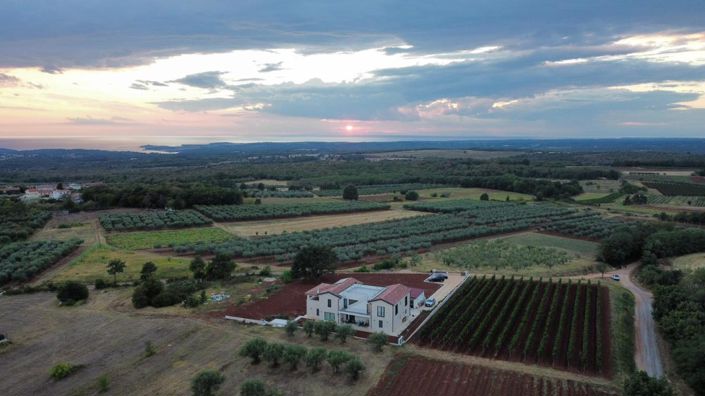 Image No.8-Propriété de 5 chambres à vendre à Kaštelir