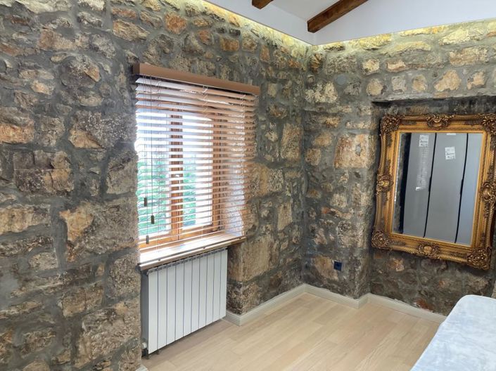 Image No.11-2 Bed Property for sale