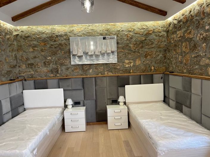 Image No.9-2 Bed Property for sale