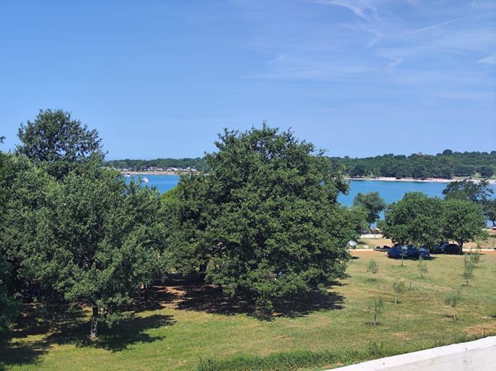 Image No.1-5 Bed Property for sale