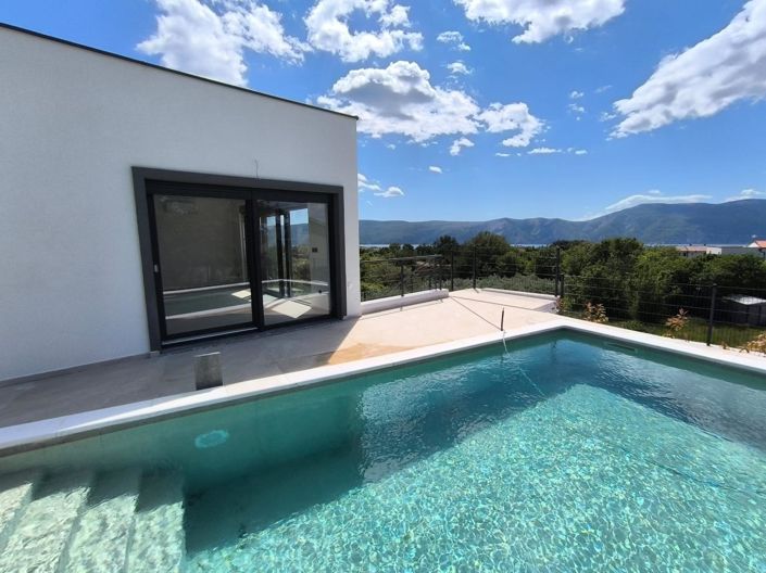 Image No.1-3 Bed Property for sale