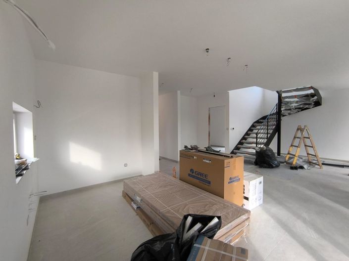 Image No.6-4 Bed Property for sale