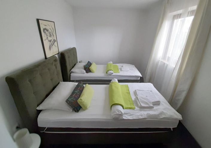 Image No.18-11 Bed Property for sale