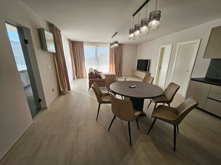 Image No.2-4 Bed Property for sale