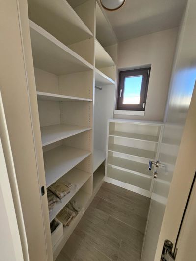 Image No.5-4 Bed Property for sale