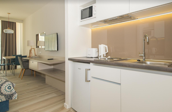 Image No.8-86 Bed Property for sale