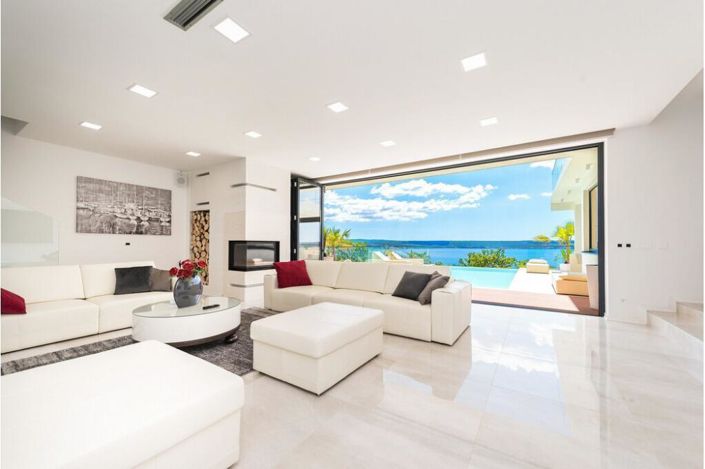 Image No.6-5 Bed Property for sale