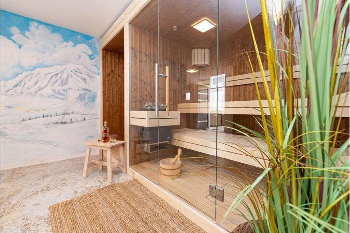 Image No.9-5 Bed Property for sale