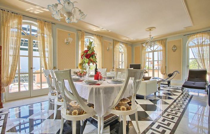 Image No.16-8 Bed Property for sale