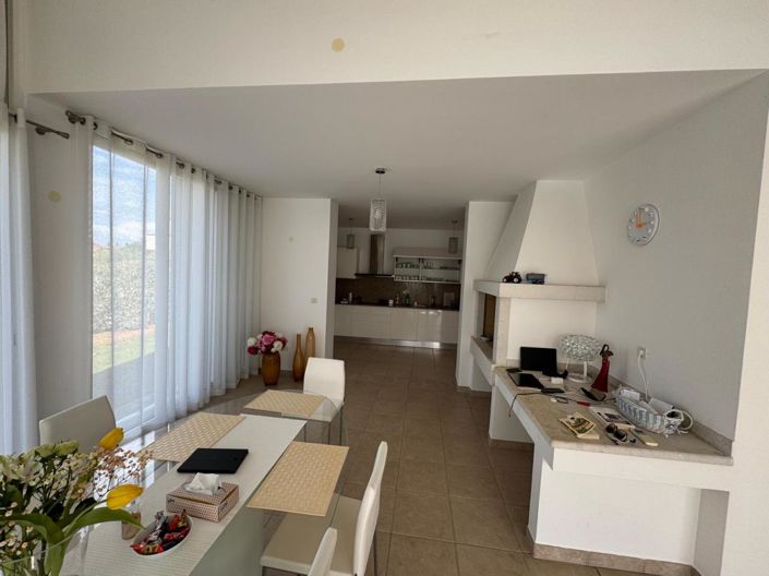 Image No.10-Propriété de 3 chambres à vendre à Umag