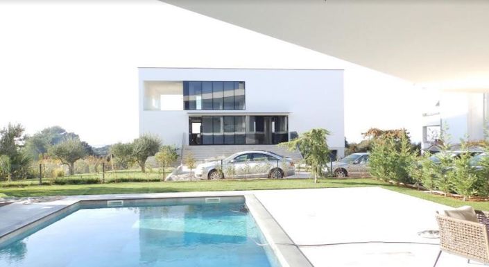 Image No.6-4 Bed Property for sale