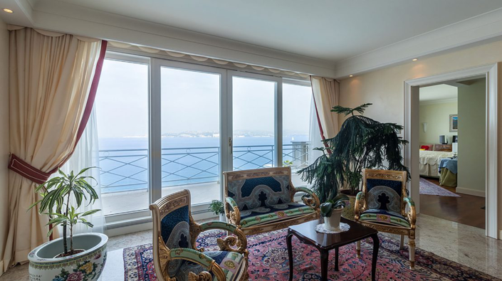 Image No.4-4 Bed Property for sale