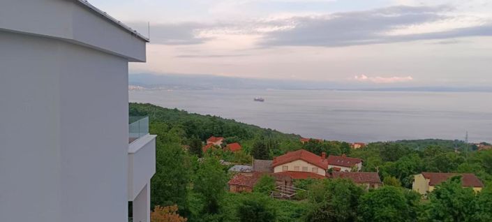 Image No.15-7 Bed Property for sale