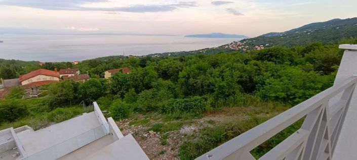 Image No.20-7 Bed Property for sale