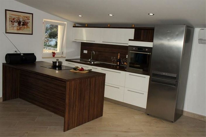 Image No.12-2 Bed Property for sale