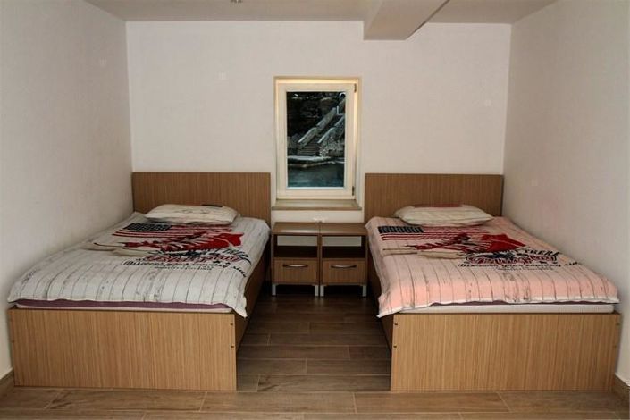 Image No.16-2 Bed Property for sale