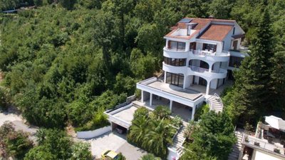 1 - Opatija, Property