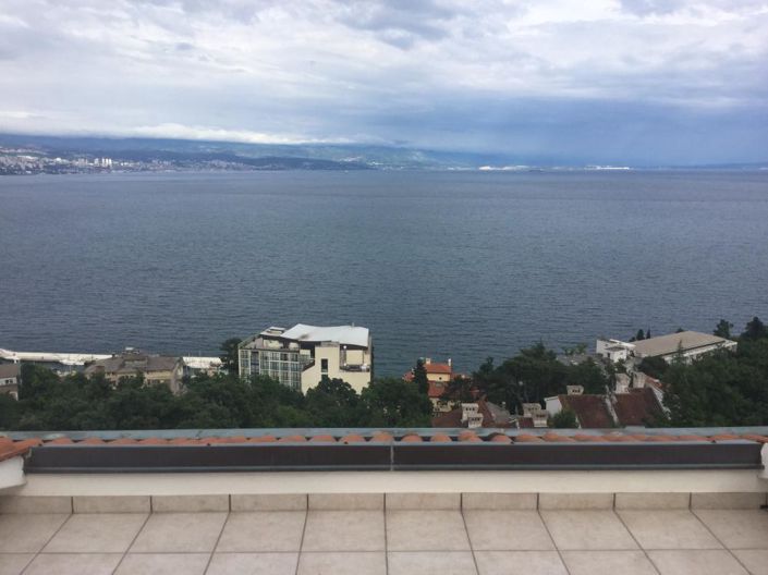 Image No.5-6 Bed Property for sale