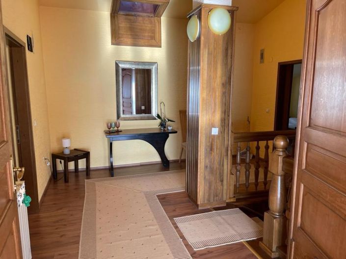 Image No.9-10 Bed Property for sale