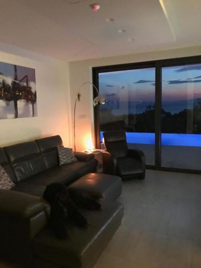 Image No.5-Propriété de 6 chambres à vendre à Kostrena