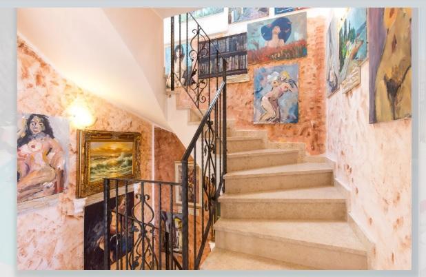 Image No.18-5 Bed Property for sale