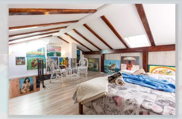 Image No.20-5 Bed Property for sale