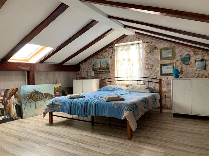 Image No.8-5 Bed Property for sale