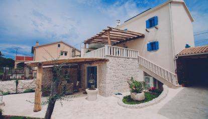 Image No.3-Propriété de 5 chambres à vendre à Dobrinj