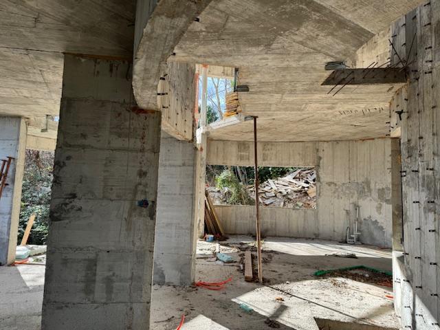 Image No.23-4 Bed Property for sale