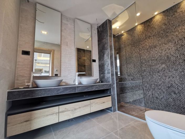 Image No.19-4 Bed Property for sale